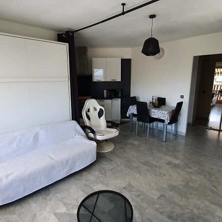 Superbe Appartement Plage Saint-Laurent Du Var Buitenkant foto
